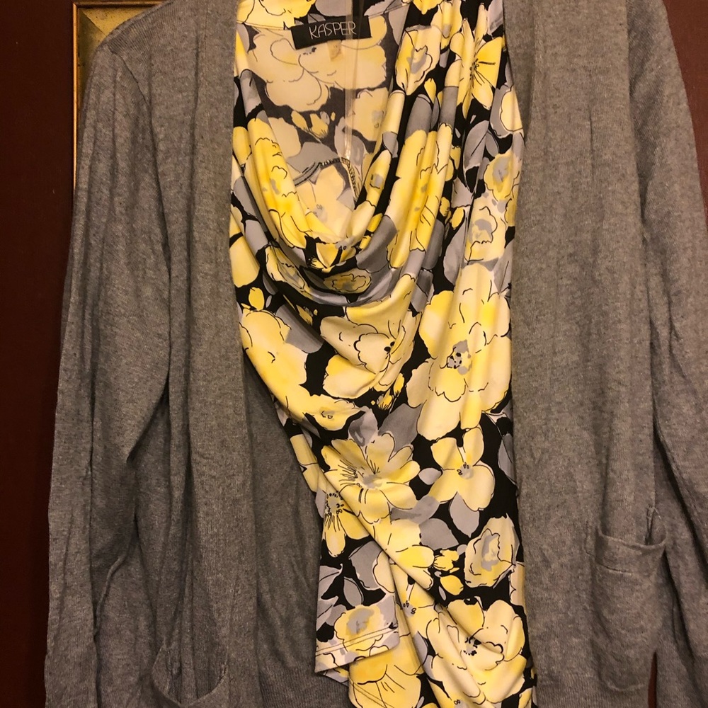 Gray Liz Claiborne  Casmere blend Button Front cardigan in size 1X.
